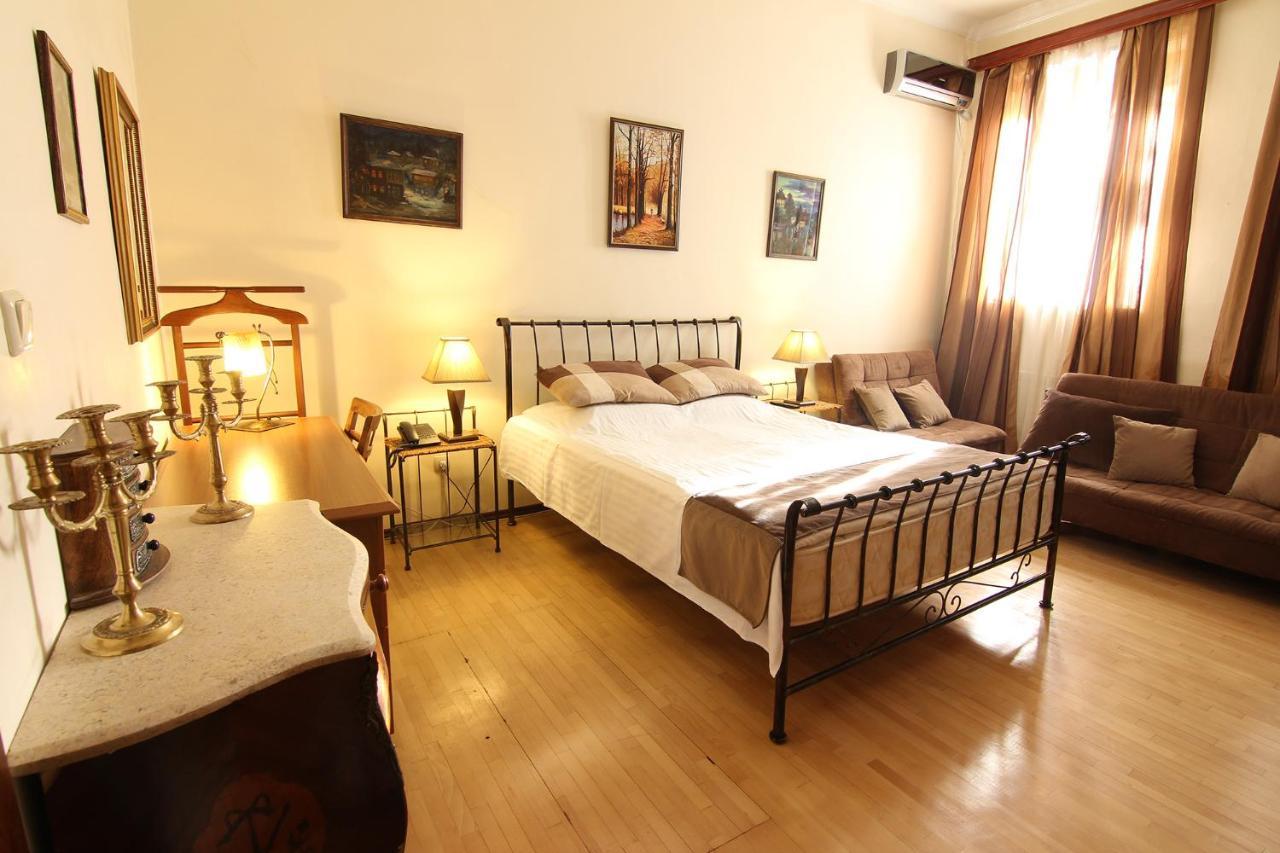 Triple Room,1555424509:JPEG